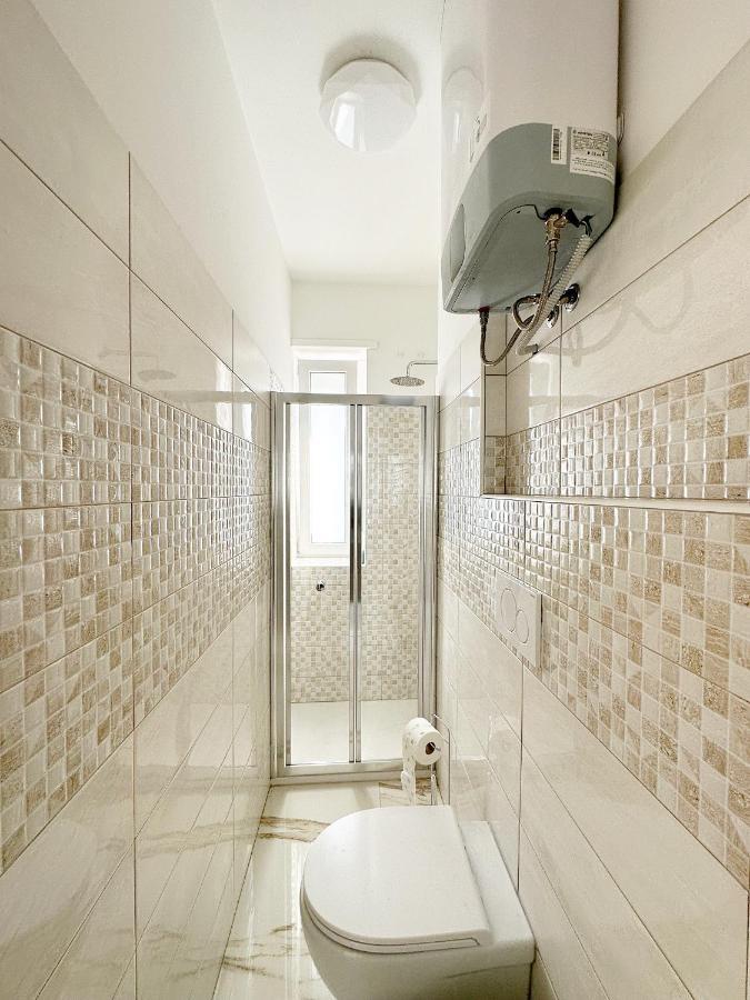 Wh - Un Posto Al Sole - Attico Monolocale Con Parcheggio Gratuito - 5 Minuti Dal Centro - Wifi Sanremo Exterior foto