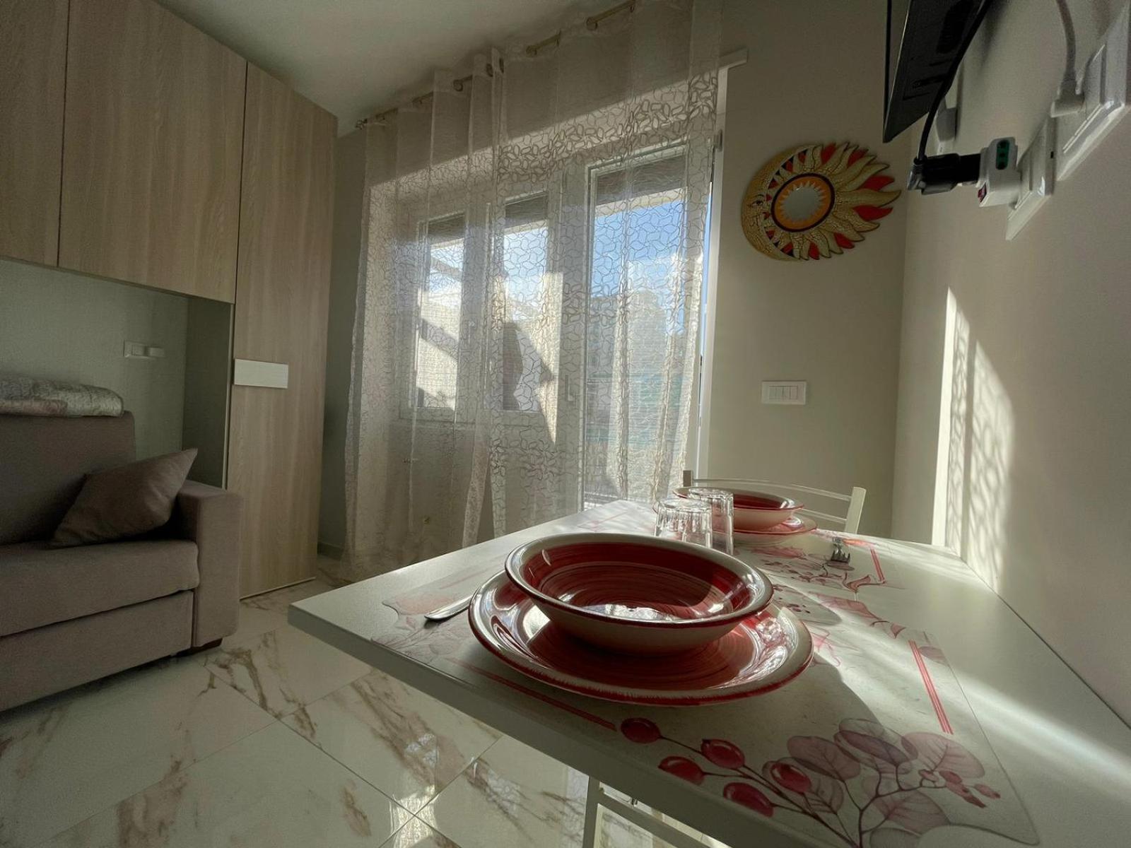 Wh - Un Posto Al Sole - Attico Monolocale Con Parcheggio Gratuito - 5 Minuti Dal Centro - Wifi Sanremo Exterior foto